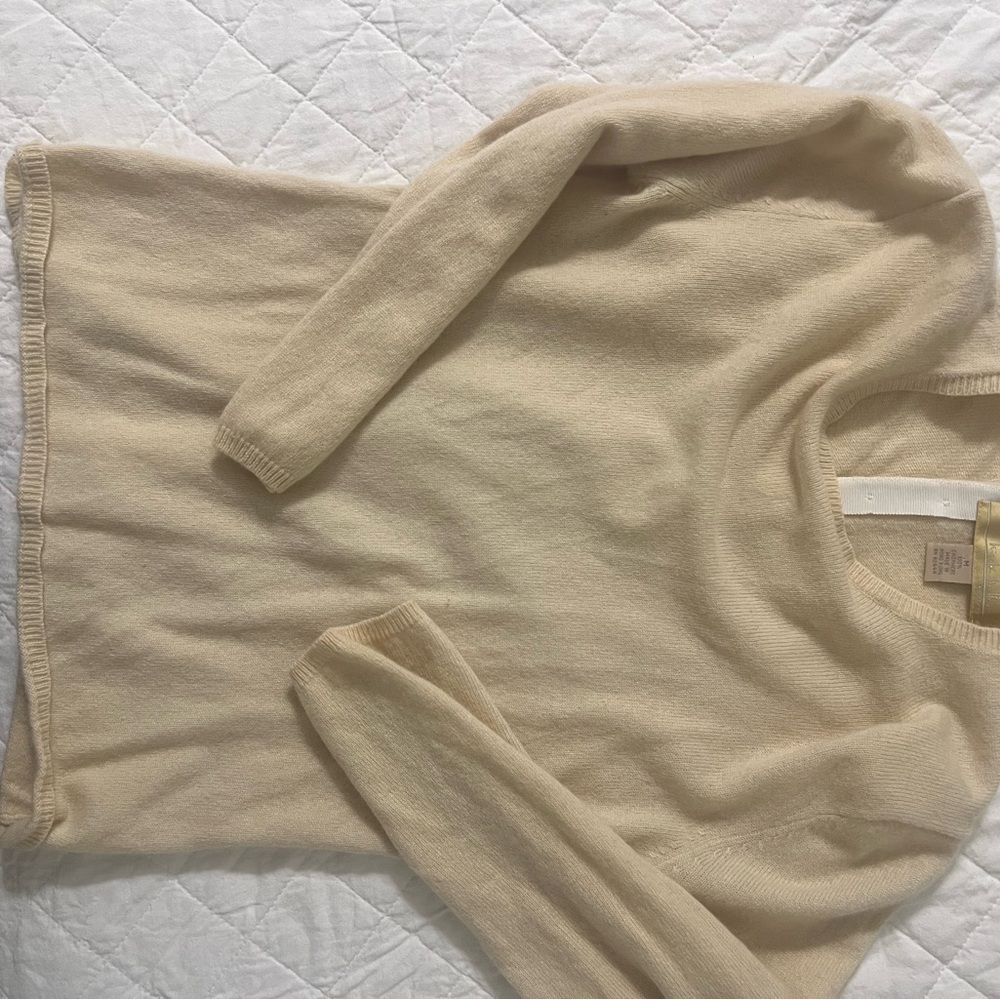 100% Cashmere Sweater with Faux Pearl Buttons - Cream Women's Med